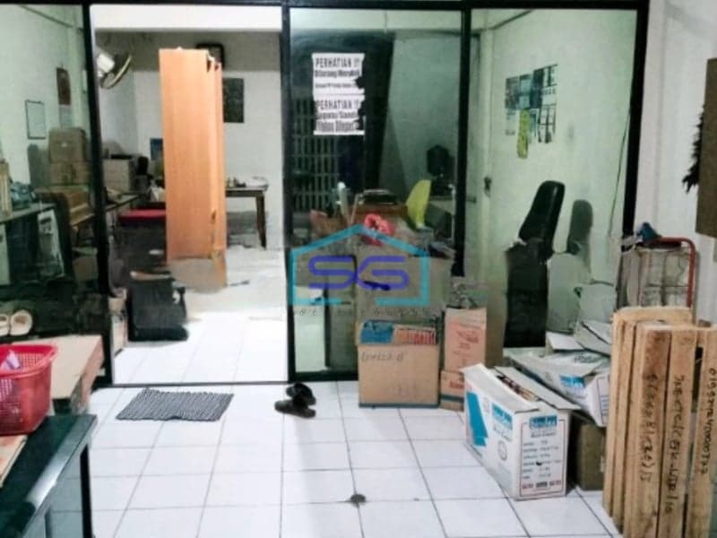 Disewakan Ruko Luas Bangunan  205 m² Lokasi Strategis di Jembatan Tiga Jakarta Utara
