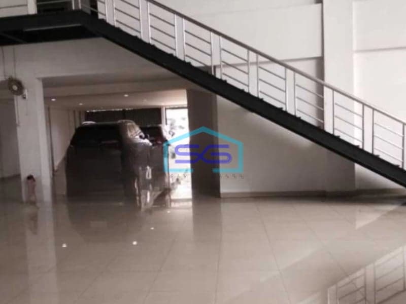Disewakan Ruang Usaha 3 Lantai Luas Bangunan  1472 m² di Fatmawati Jakarta Selatan