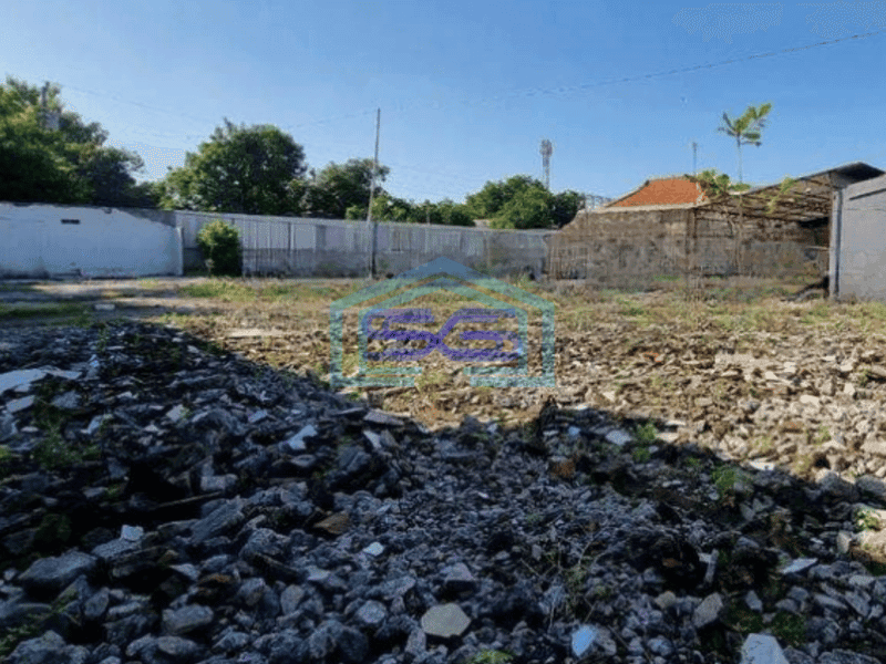 Dijual Tanah Pekarangan ada bangunan di strategis di pinggir jalan raya Banjarsari, Solo