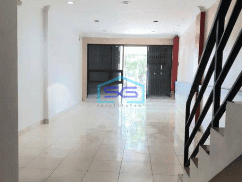 Disewakan Ruko Strategis 3 Lantai, di Sayap Riau Bandung Tengah Kota LB 120m2