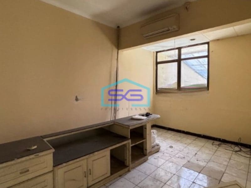 Disewakan Ruko 3 Lantai Luas Tanah  300 m² Lokasi Batununggal Bandung