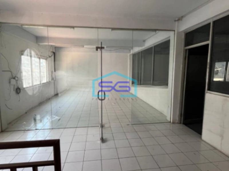 Disewakan Gudang Elang Laut PIK LB 720m2 Bangunan 3 lantai Termasuk Lift Barang di Jakarta Utara