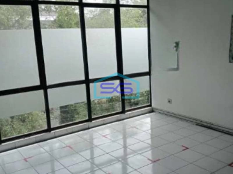 Dijual Gedung Ruang Usaha Ex Showroom di Kota Tua Pinangsia Jakarta Barat LT 401m2