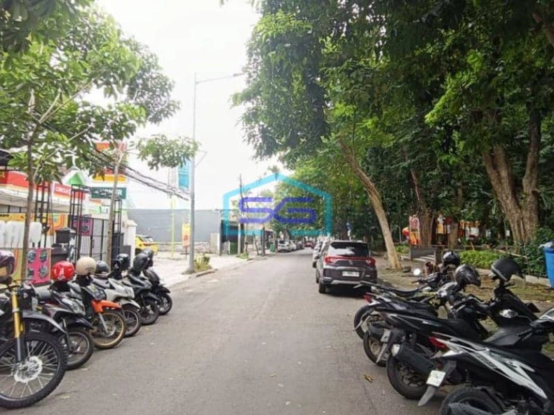 Diual Ruko Pusat Kota Strategis Depan Taman Bungkul Surabaya Luas 817m2 Parkir Luas