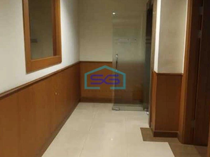 Disewakan Gedung Lokasi Strategis Ada Lift Barang di Cideng Jakarta Pusat LB 720m2