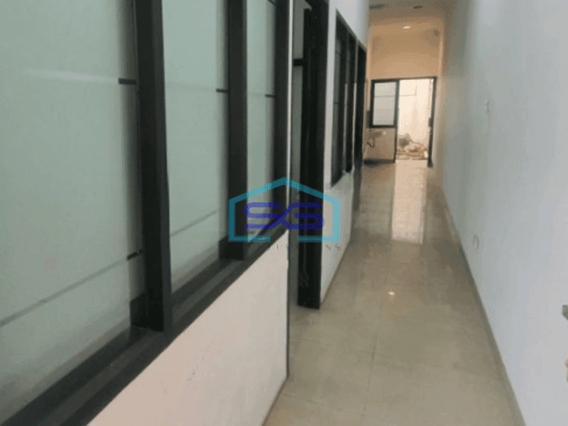Disewakan Ruko 3 Lantai Luas Tanah 775 m² Lokasi Grogol Jakarta Barat