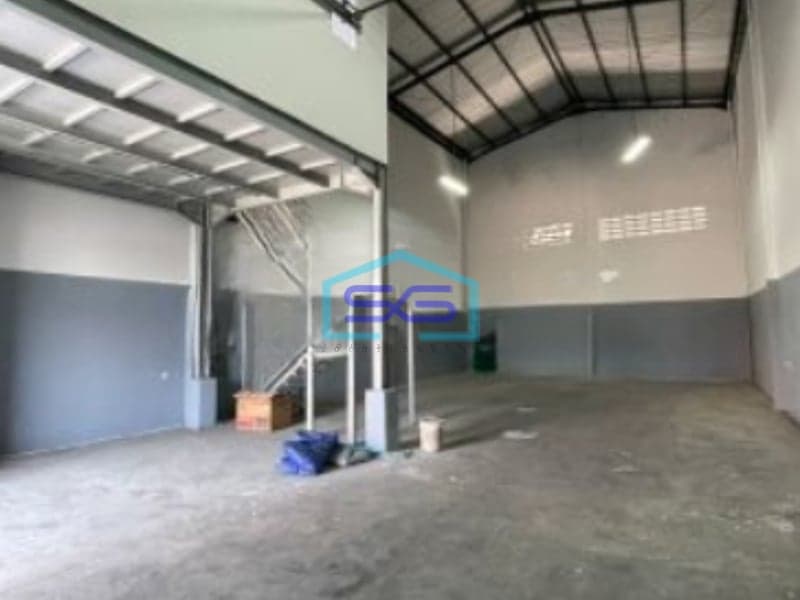 Disewakan Gudang Akses Container 40 Feet Luas Bangunan 230 m²  di Jakarta Timur