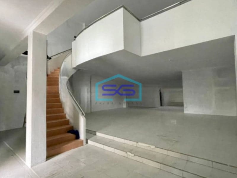 Disewakan Ruko 2 Lantai Lokasi Strategis Di Tengah Kota Solo Cocok Untuk Ruang Usaha, Atau Gudang