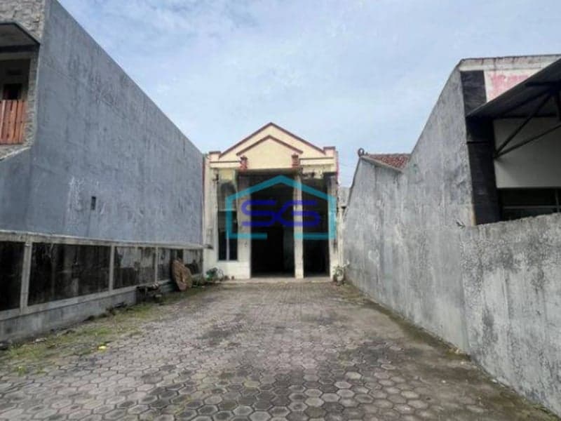 Disewakan Ruko Murah Tepi Jalan Utama Cocok Kantor Dan Usaha Parkir Luas LT 320m2 Yogyakarta