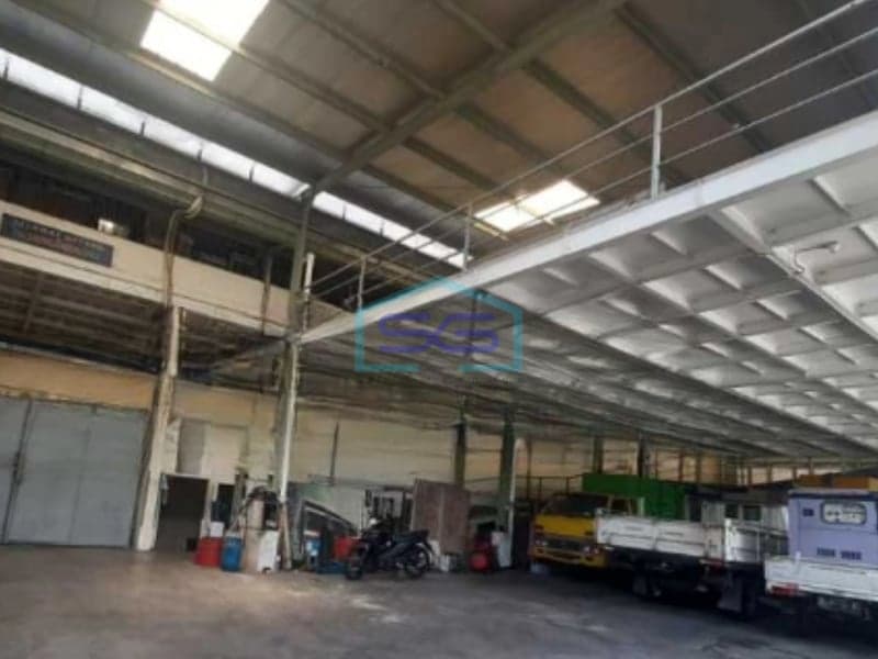 Dijual Gudang Ada Lift Barang Luas Bangunan 1008 m² di Wiyung Surabaya