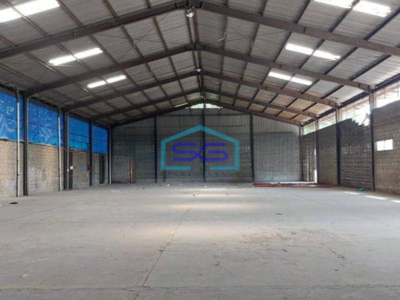 Disewakan Gudang Strategis LB 840m2 Akses Kontainer Parkir Luas Dekat Tol dan Pelabuhan Jakarta Timur