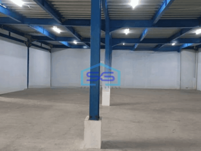 Disewakan Gudang Luas Bangunan  600 m² Ada Kantor di Cengkareng Jakarta Barat