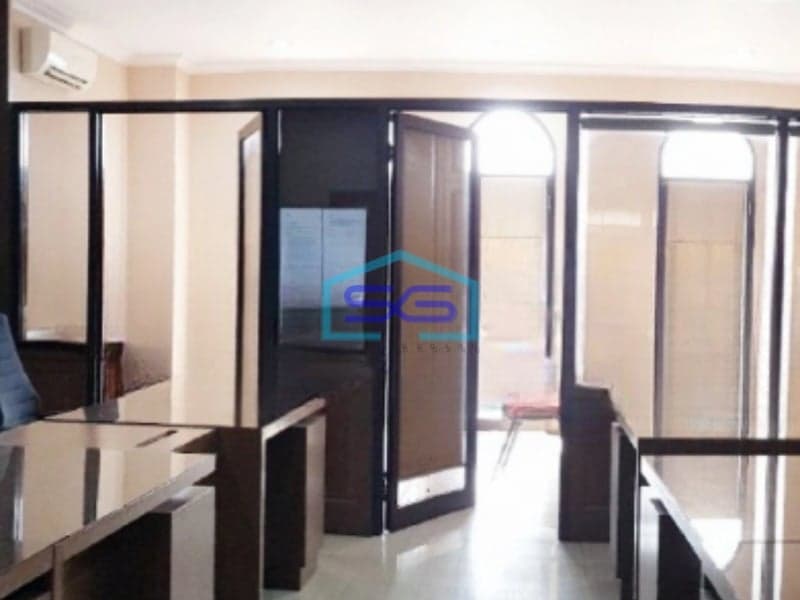 Disewakan Ruko Ada Lift Luas Tanah  299 m² Lokasi Semarang