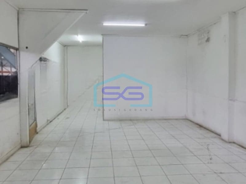 雅加达西部卡普克卡马尔可供出租的无洪水、可立即入住的仓库，状况良好