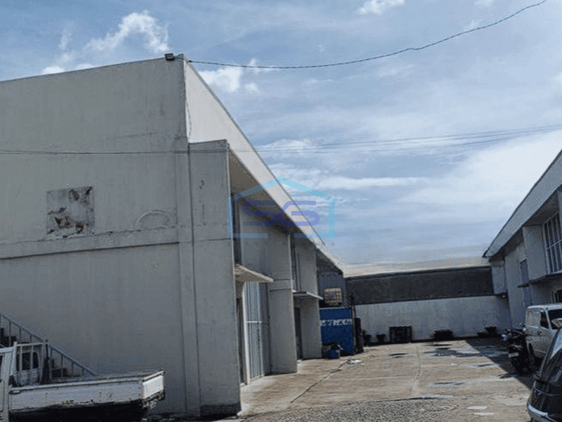 Disewakan gudang bebas banjir siap pakai di Tanjung Pura Kalideres