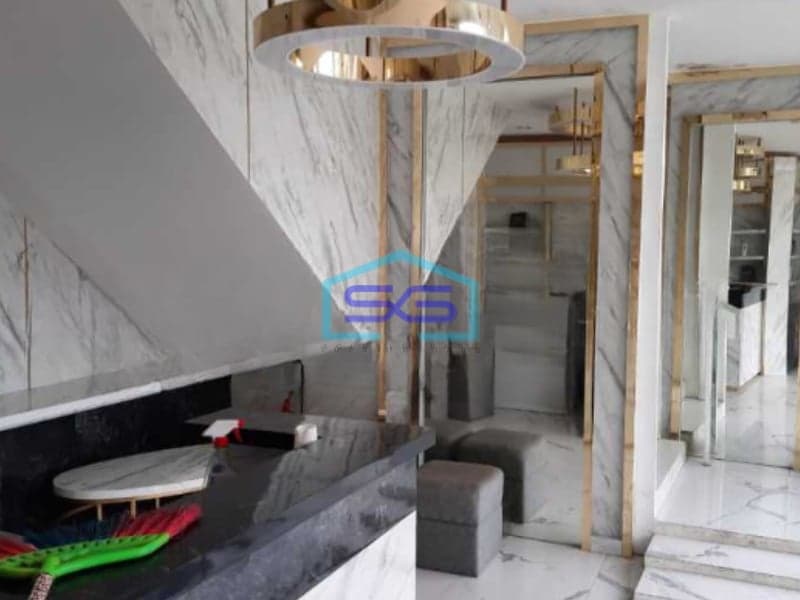 Disewakan Ruko 3 Lantai Luas Tanah 135 m² Lokasi Taman Palem Jakarta Barat