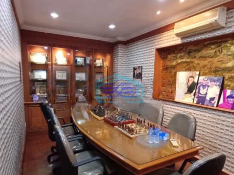 Disewakan Kantor Luas Tanah 180 m² Lokasi di Cideng Jakarta Pusat