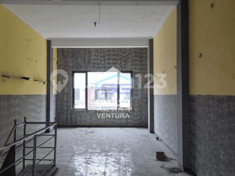 Dijual Ruko Luas Bangunan 180 m² Lokasi Siap Huni Lokasi Malang