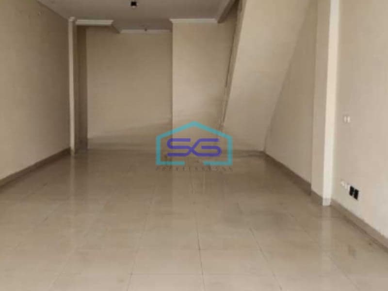 Disewakan Ruko Siap Huni Luas Bangunan  340 m² Lokasi di Jakarta Barat