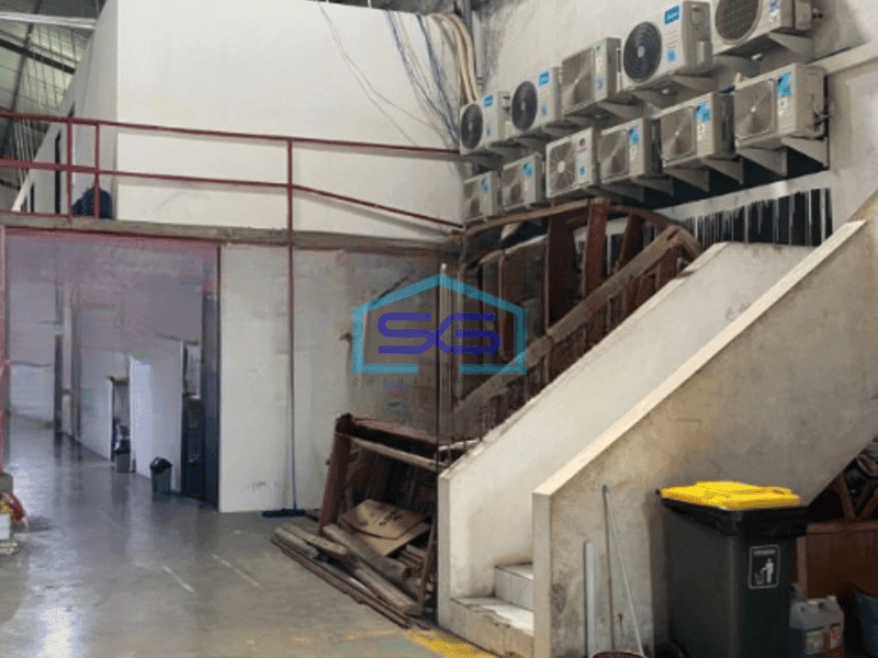 Dijual Gudang Luas Tanah 568 m2 Lokasi Margomulyo Surabaya