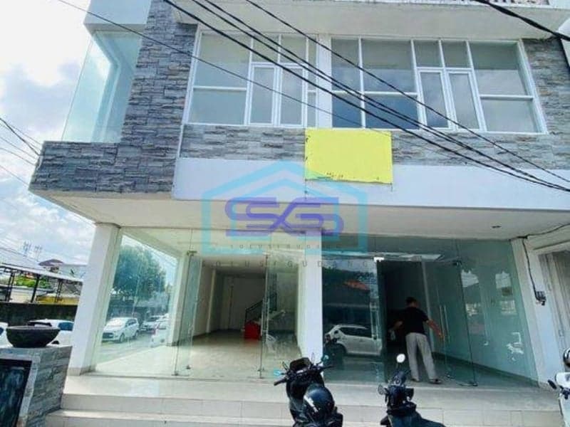 Disewakan Ruko Baru 3 Lantai Lokasi Strategis di Renon