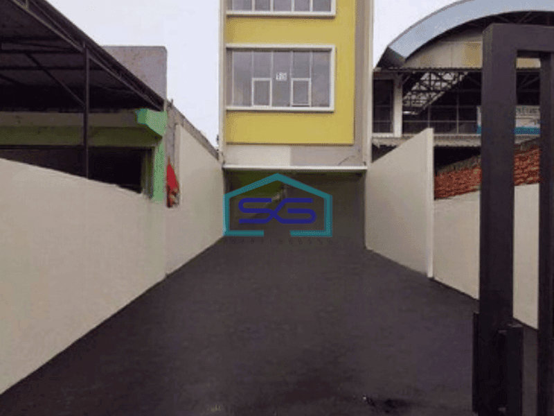Disewakan Ruko 3 Lantai Luas Tanah 294 m² di Klender Jakarta Timur Dekat Stasiun