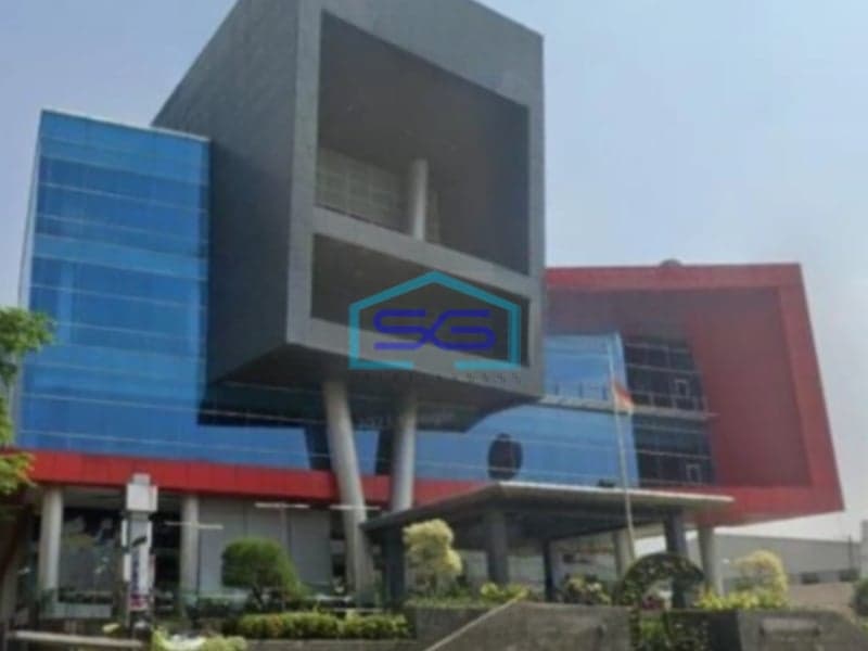 Dijual Gedung 3 Lantai di Lokasi Strategis di Telukjambe Karawang LT 4000m2