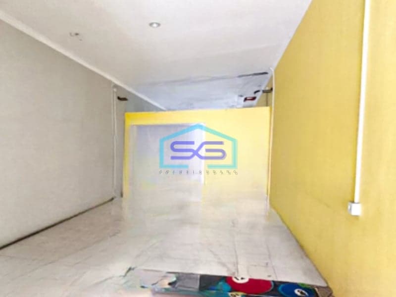 Disewakan Ruko 2 Lantai Luas Bangunan 370 m² Lokasi Bebas Banjir di Klojen Malang