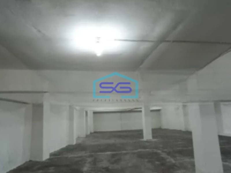 Disewakan Ruko 3 Lantai Luas Bangunan 300 m² Lokasi Blimbing Malang