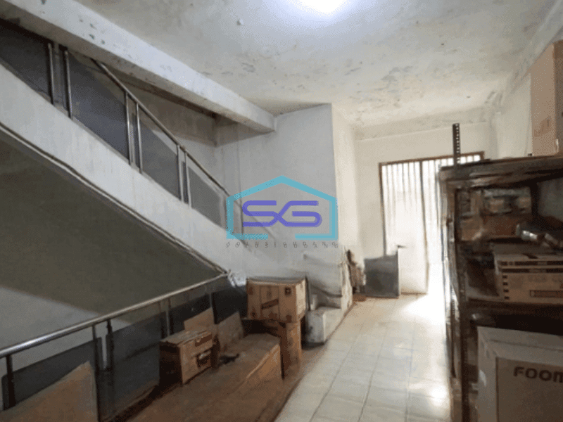 Dijual Ruko Hadap Jalan di Duri Kosambi Jakarta Barat Luas Bangunan  350 m²