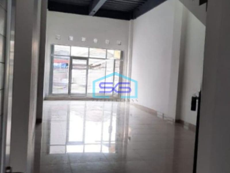 Disewakan Ruko 3 Lantai Luas Bangunan 195 m² di Tangerang