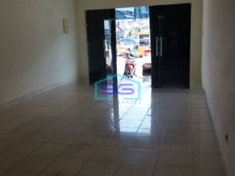 Disewakan Ruko Luas Bangunan 243 m² Lokasi Strategis di Gading Serpong Tangerang