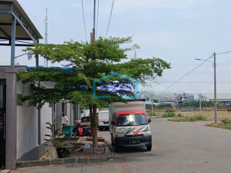 Disewakan Gudang di Kawasan Sentral Margomulyo Permai Surabaya LB 468m2 Baru SHM