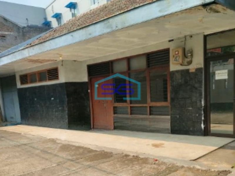 Disewakan kantor di Pajajaran H.mesri Bandung Parkir Luas LB 350m2