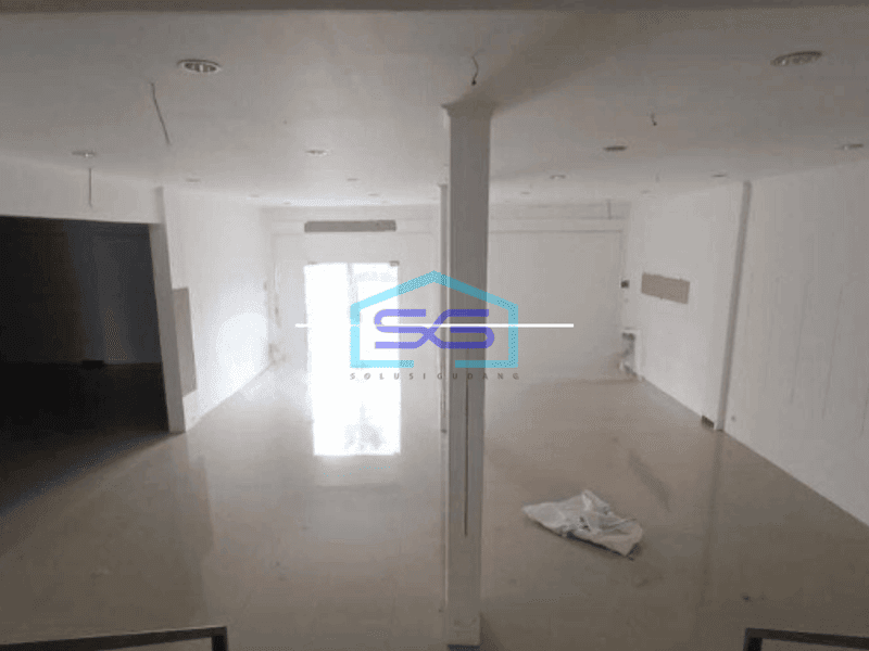 Disewakan Gedung 2 Lantai Jalan Utama Seminyak Bali