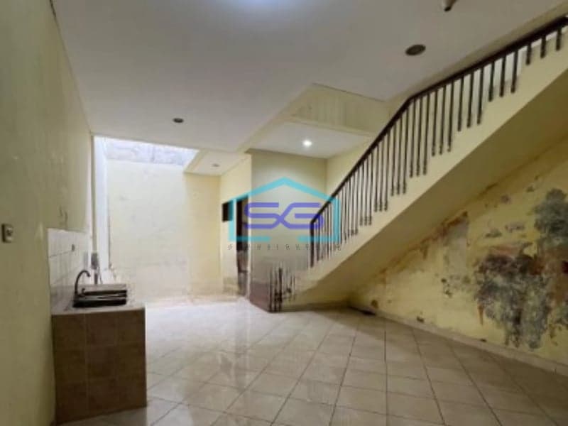 Disewakan Ruko 3 Lantai Di Pusat Kota Jalan Karanggetas Cirebon