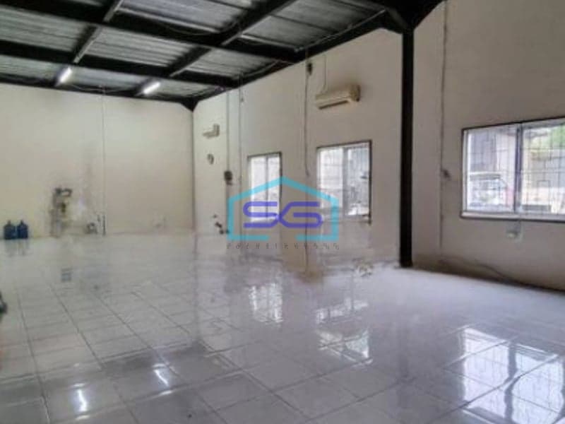 Dijual Gudang Rapi dan Full Renovasi Lokasi Strategis di Kavling Dpr Cipondoh Tanggerang