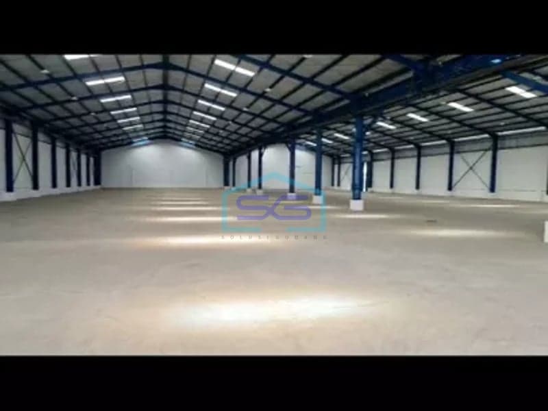 Disewakan gudang siap pakai di Margomulyo luas 3.200m2