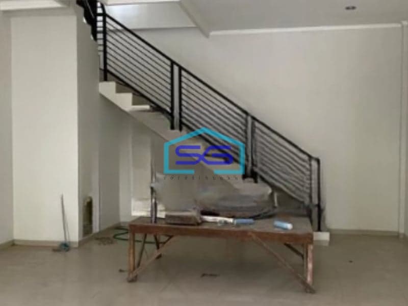 Disewakan Ruko 3 Lantai Luas Bangunan  198 m² di Rungkut Surabaya