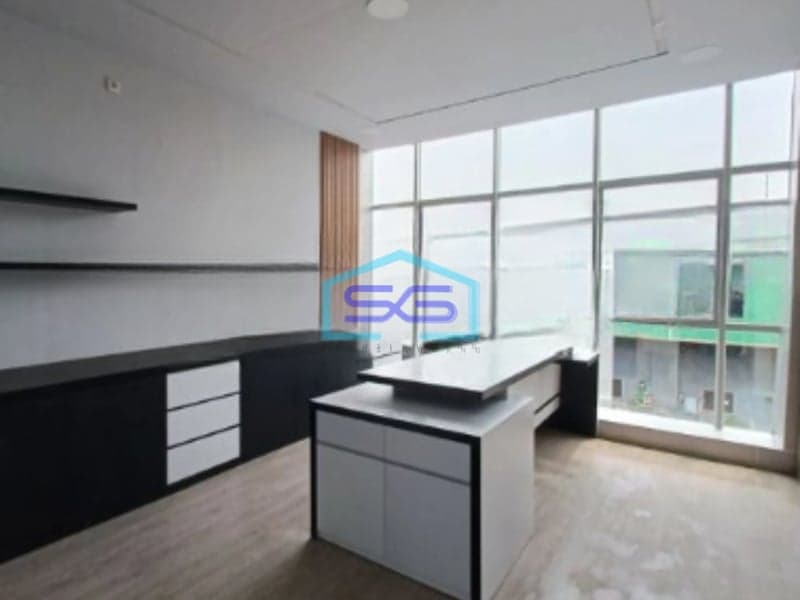 Disewakan Gudang Ada Lift Barang Luas Bangunan 738 m² Lokasi Kalideres Jakarta Barat