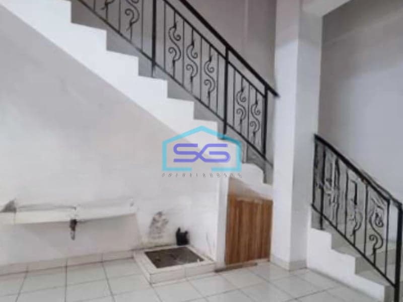 Disewakan Ruko Luas Bangunan  300 m² Lokasi Tanjung Duren Jakarta Barat