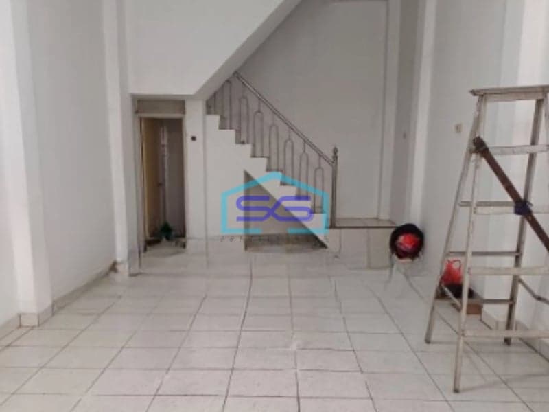 Disewakan Ruko Lokasi Pinggir Jalan Jelambar Jakarta Barat