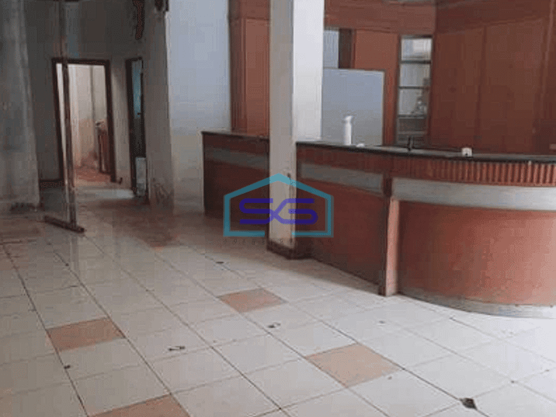 Disewakan Ruko Gandeng Strategis di Kebon Jeruk Jakarta Barat LB 540m2