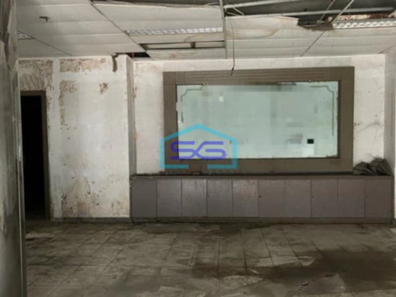 Disewakan Ruko 3 Lantai Ex Bank di Semarang Tengah Luas Tanah 180m2