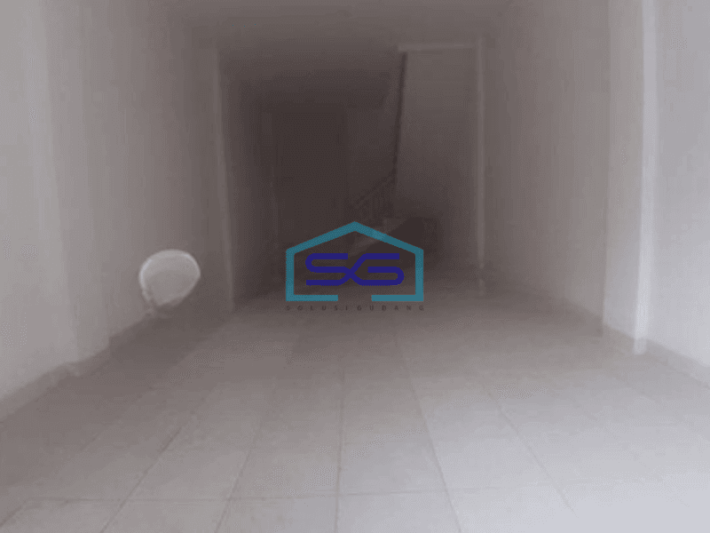 Disewa Ruko tepi jalan raya dalam di Tambora Jakarta Barat