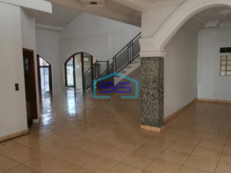 Dijual Ruang Usaha 3 Lantai Cocok Usaha di Mainroad Caringin Kopo Bandung LT 492m2