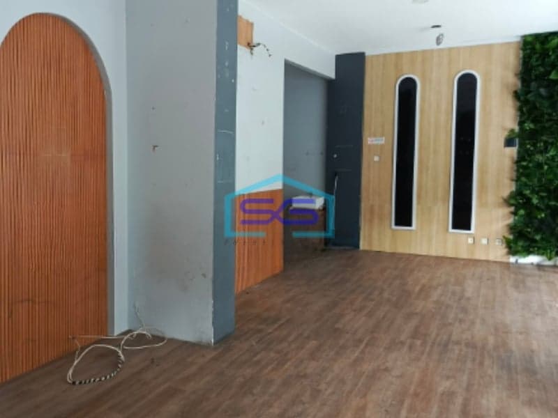 Disewakan Ruko Gandeng 2 di Jembatan Besi Jakarta Barat LB 391m2 Bebas Banjir