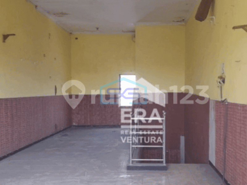 Dijual Ruko Luas Bangunan 180 m² Lokasi Siap Huni Lokasi Malang