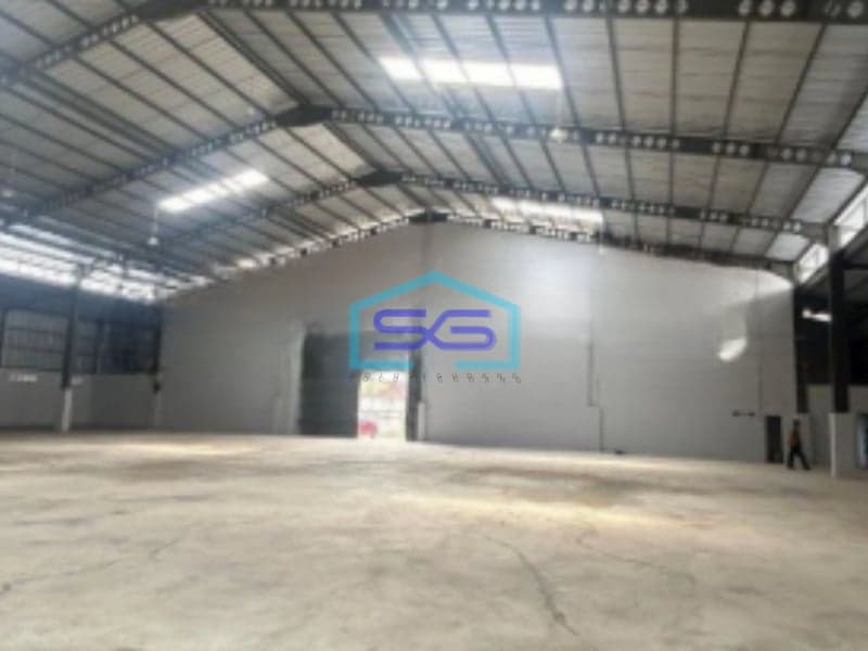 Disewakan Gudang Sudah Renovasi, SHM Luas Tanah 1600m2 di Tangerang Parkir Luas