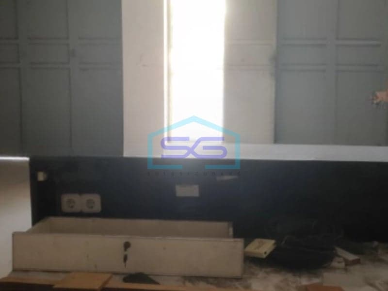 Dijual Ruko Luas Bangunan 390 m² Lokasi Siap Huni di Surabaya Kota